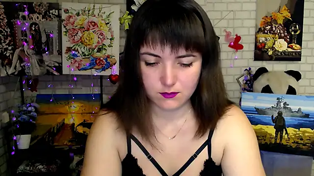 Darina M  online show from 11-25-25, 04:23