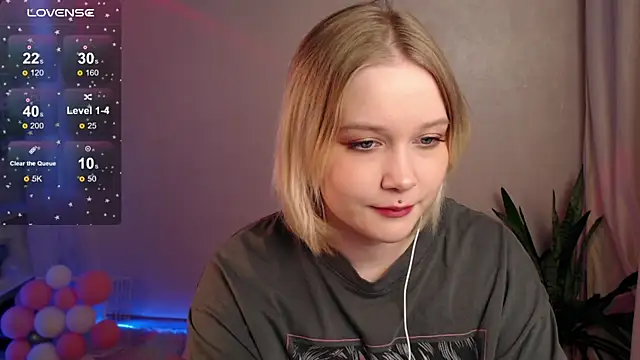 Snapshot of 0urAlexa chatting on 12-18-24, 07:52 0urAlexa online show from 12-18-24, 07:52