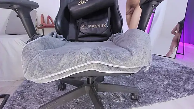 selena robertss  online show from 02-28-26, 01:17