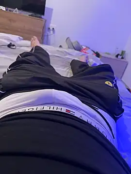 Snapshot of Goosebumps_21 chatting on 12-15-25, 07:29 Goosebumps 21 online show from 12-15-25, 07:29