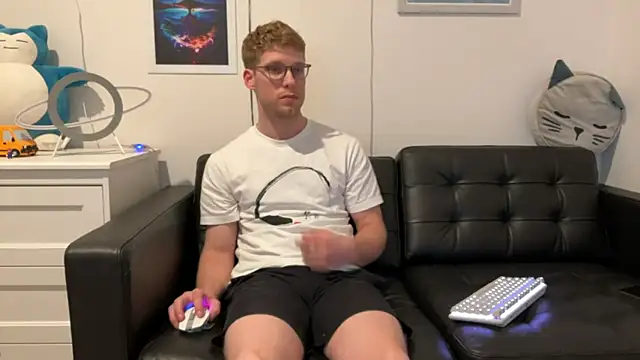 BlueEyedTallGuy94 online show from 12-19-24, 04:56