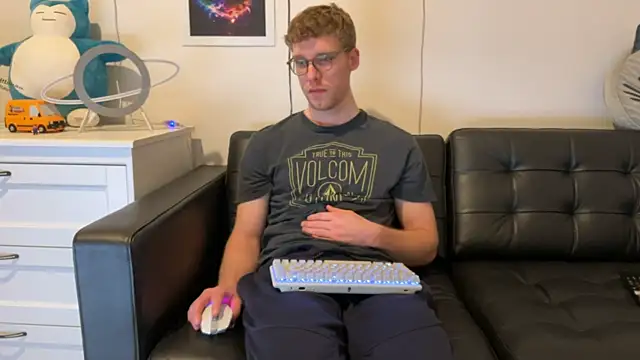 BlueEyedTallGuy94 online show from 01-10-25, 04:22