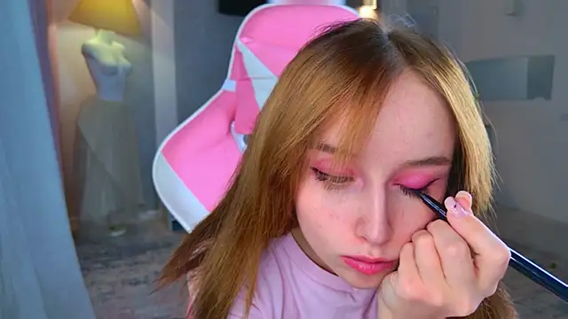 b4by LoL1 online show from 11-21-25, 03:00