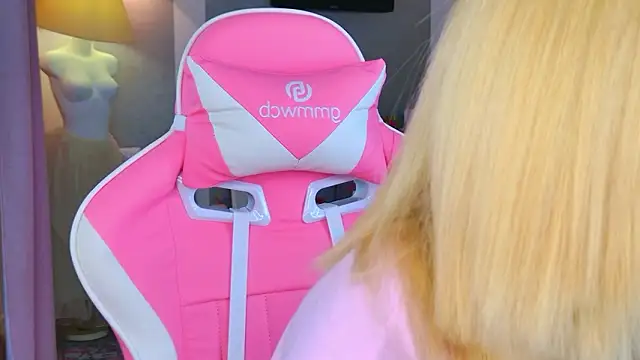 b4by LoL1 online show from 02-08-26, 10:29