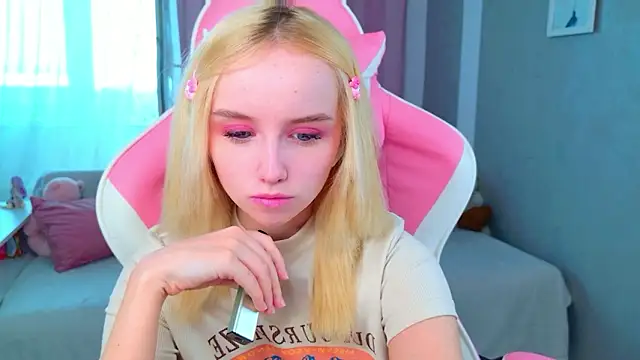 b4by LoL1 online show from 02-28-26, 08:37