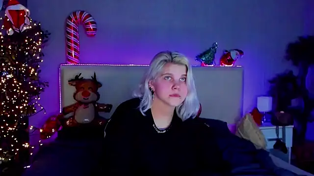 JoannLowe online show from 12-31-24, 03:01