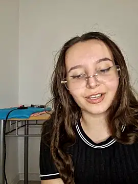 Snapshot of LineaDemie chatting on 09-21-25, 05:14 LineaDemie online show from 09-21-25, 05:14