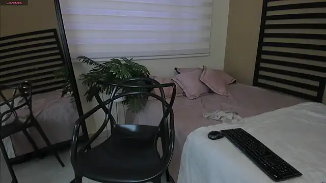 Catyloves online show from 02-06-26, 10:13