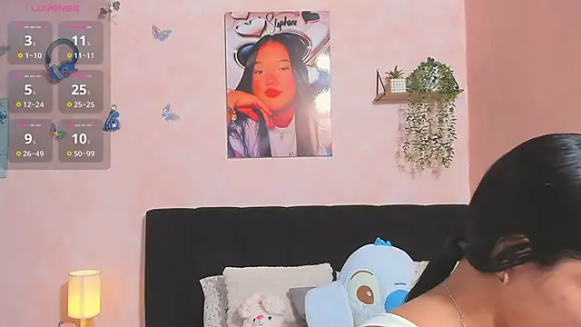 Snapshot of sara_mendez2 chatting on 06-13-26, 11:35 sara mendez2 online show from 06-13-26, 11:35