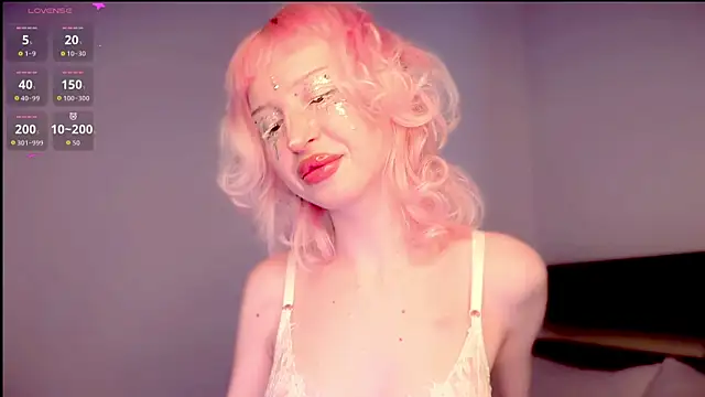 Snapshot of LinaEvans chatting on 02-03-26, 06:02 LinaEvans online show from 02-03-26, 06:02