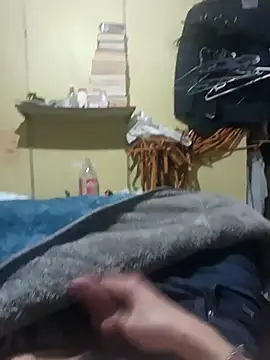 Snapshot of 18cm2hrcarlos chatting on 03-04-26, 02:56 18cm2hrcarlos online show from 03-04-26, 02:56