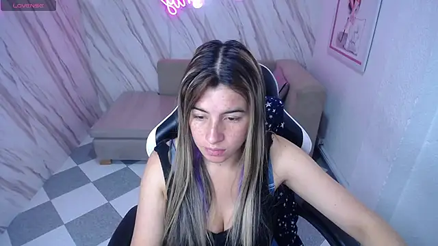 Snapshot of Valerie_b chatting on 01-26-25, 03:06 Valerie b online show from 01-26-25, 03:06