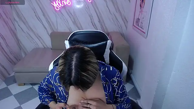 Snapshot of Valerie_b chatting on 01-30-25, 06:13 Valerie b online show from 01-30-25, 06:13