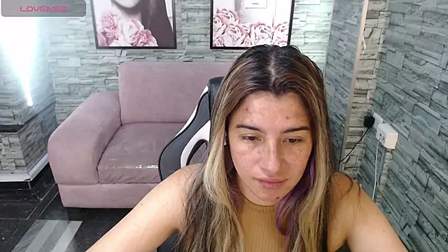 Snapshot of Valerie_b chatting on 02-01-25, 03:08 Valerie b online show from 02-01-25, 03:08