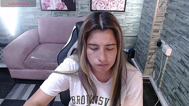 Snapshot of Valerie_b chatting on 02-07-25, 06:45 Valerie b online show from 02-07-25, 06:45