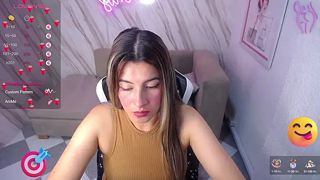 Snapshot of Valerie_b chatting on 02-21-25, 06:18 Valerie b online show from 02-21-25, 06:18