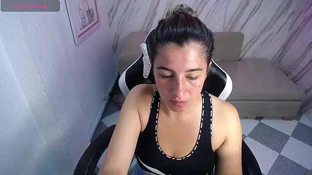 Snapshot of Valerie_b chatting on 02-22-25, 03:12 Valerie b online show from 02-22-25, 03:12