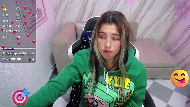 Snapshot of Valerie_b chatting on 03-12-25, 09:12 Valerie b online show from 03-12-25, 09:12