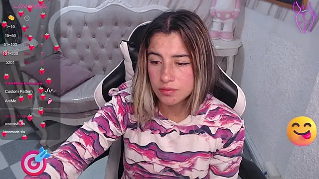 Snapshot of Valerie_b chatting on 03-15-25, 09:30 Valerie b online show from 03-15-25, 09:30