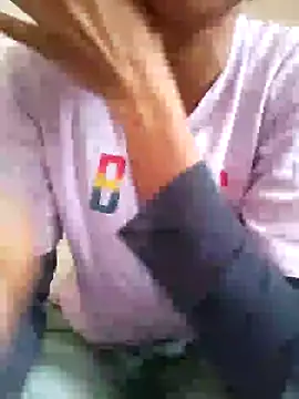 Snapshot of annu098 chatting on 01-22-25, 10:18 annu098 online show from 01-22-25, 10:18