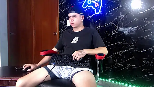 Snapshot of maty_hardx chatting on 12-04-24, 03:10 maty hardx online show from 12-04-24, 03:10