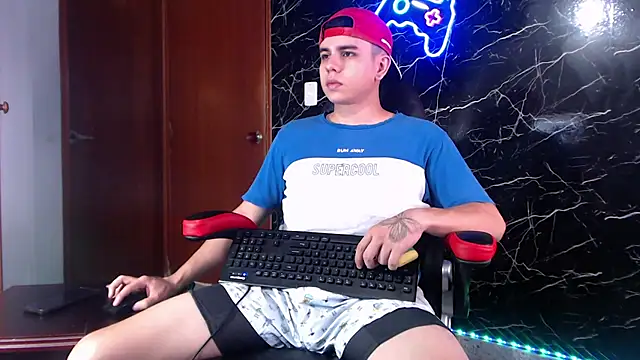 Snapshot of maty_hardx chatting on 01-06-25, 08:18 maty hardx online show from 01-06-25, 08:18