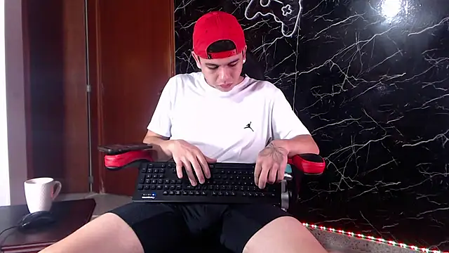 Snapshot of maty_hardx chatting on 01-25-25, 11:44 maty hardx online show from 01-25-25, 11:44