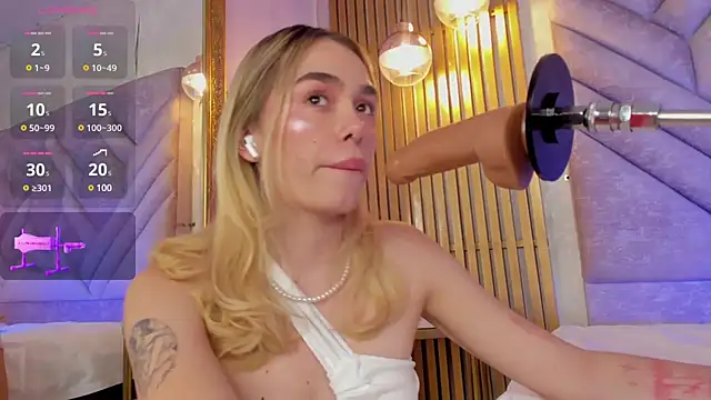 Snapshot of Lucy_Vega chatting on 12-07-24, 03:19 Lucy Vega online show from 12-07-24, 03:19