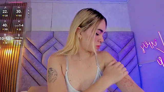 Snapshot of Lucy_Vega chatting on 12-18-24, 12:07 Lucy Vega online show from 12-18-24, 12:07