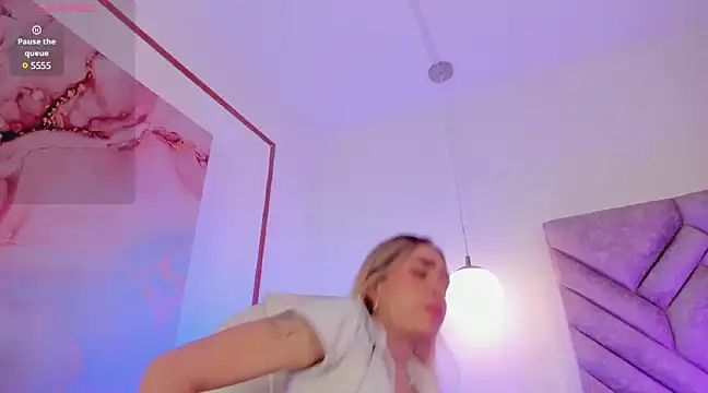 Snapshot of Lucy_Vega chatting on 12-31-24, 05:18 Lucy Vega online show from 12-31-24, 05:18