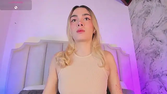 Snapshot of Lucy_Vega chatting on 01-11-25, 04:06 Lucy Vega online show from 01-11-25, 04:06