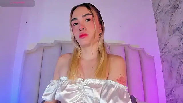 Snapshot of Lucy_Vega chatting on 01-13-25, 05:23 Lucy Vega online show from 01-13-25, 05:23