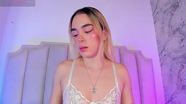 Snapshot of Lucy_Vega chatting on 01-14-25, 03:53 Lucy Vega online show from 01-14-25, 03:53