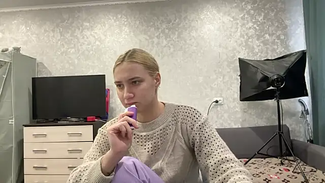 AnneBall online show from 01-23-25, 09:18