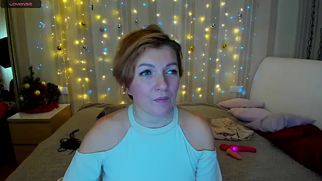 Snapshot of Katherine_Fox chatting on 12-07-24, 02:13 Katherine Fox online show from 12-07-24, 02:13