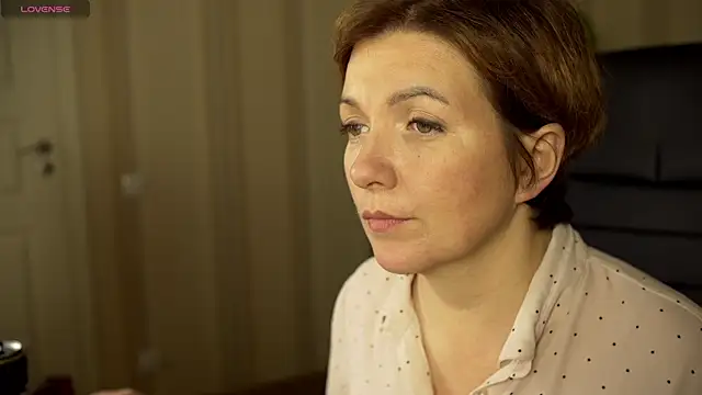 Snapshot of Katherine_Fox chatting on 12-25-24, 02:23 Katherine Fox online show from 12-25-24, 02:23