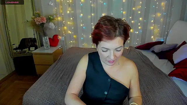 Snapshot of Katherine_Fox chatting on 01-25-25, 12:16 Katherine Fox online show from 01-25-25, 12:16