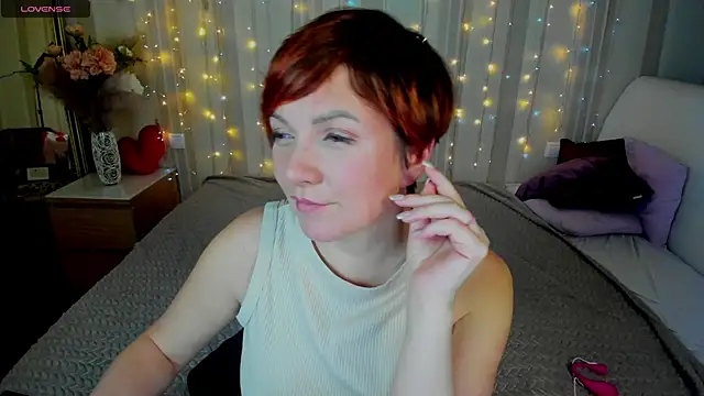 Snapshot of Katherine_Fox chatting on 02-03-25, 04:52 Katherine Fox online show from 02-03-25, 04:52