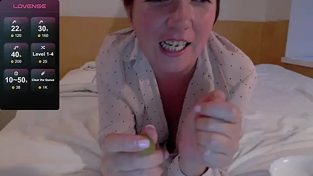 Snapshot of Katherine_Fox chatting on 09-20-25, 03:46 Katherine Fox online show from 09-20-25, 03:46