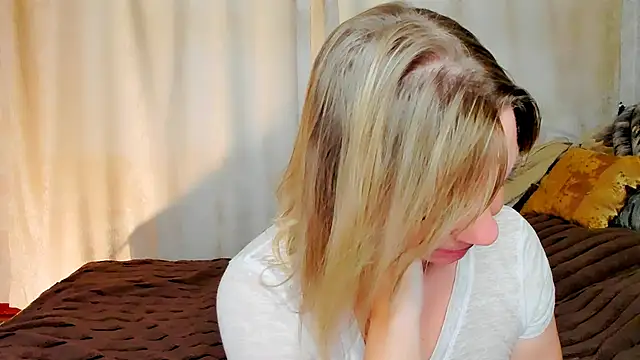 Regina  blue online show from 09-19-25, 03:34