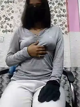 Snapshot of Kashish_18 chatting on 01-14-25, 06:24 Kashish 18 online show from 01-14-25, 06:24