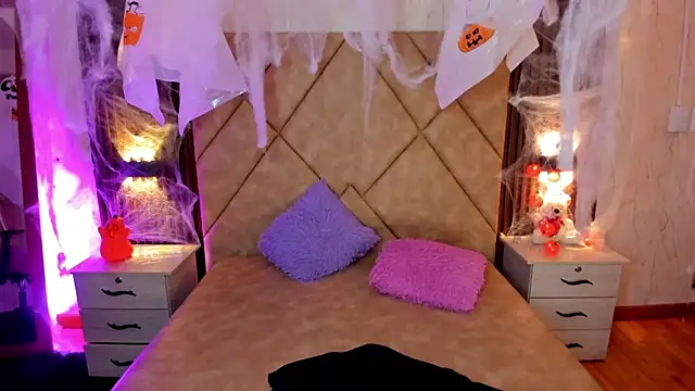 Snapshot of SummersAngel chatting on 10-17-25, 03:14 SummersAngel online show from 10-17-25, 03:14