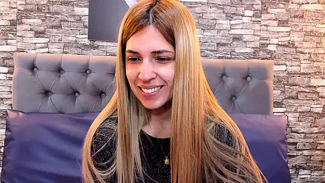 EvaaLovia1 online show from 01-20-25, 02:25