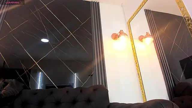 EvaaLovia1 online show from 10-17-25, 01:25