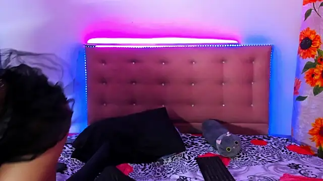 Snapshot of khandyzBlum chatting on 01-15-25, 03:50 khandyzBlum online show from 01-15-25, 03:50