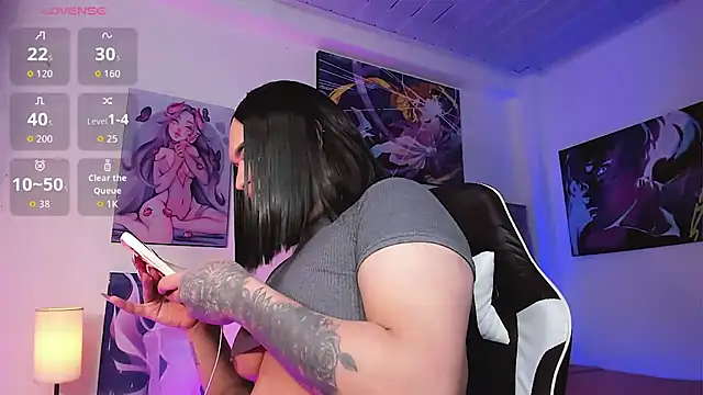 Snapshot of alexia_mattel chatting on 02-06-26, 01:32 alexia mattel online show from 02-06-26, 01:32