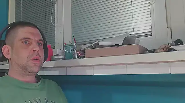 Snapshot of YouWantMe666 chatting on 02-20-25, 02:29 YouWantMe666 online show from 02-20-25, 02:29