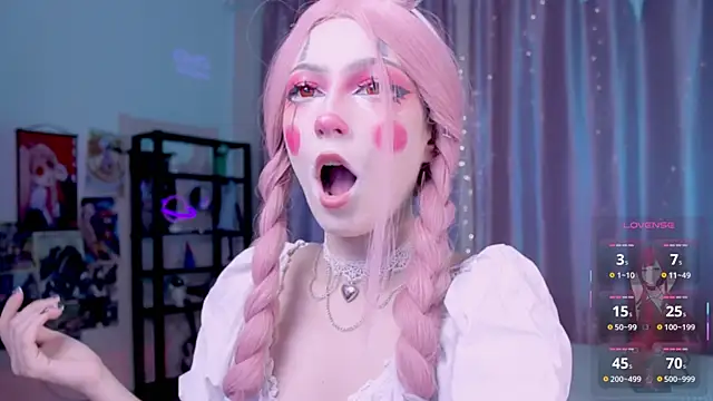 Snapshot of Carolina_Leep chatting on 09-16-25, 04:30 Carolina Leep online show from 09-16-25, 04:30