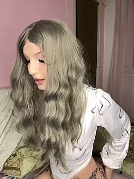 Snapshot of MoonAgnes chatting on 12-28-24, 06:29 MoonAgnes online show from 12-28-24, 06:29