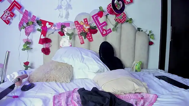 NaomiAsha online show from 02-15-25, 02:26